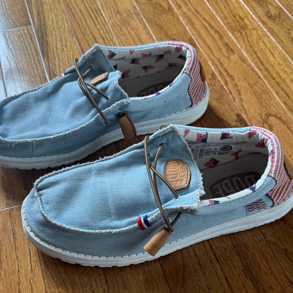 Hey Dude Men’s Light Blue with Patterned Interior